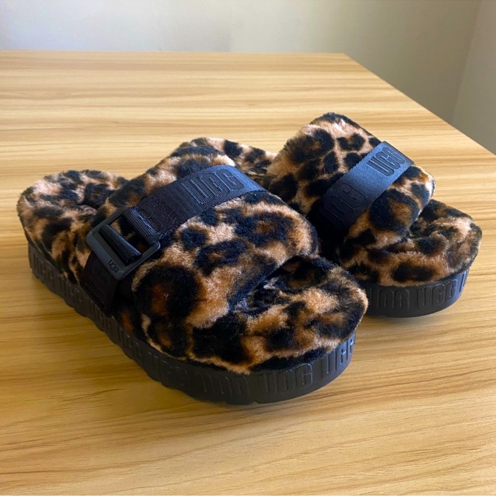 UGG 7 leopard platform slippers like new